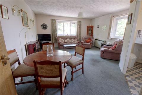 2 bedroom flat for sale - Bakers Court, Salvington Road, Worthing, West Sussex, BN13 2JY