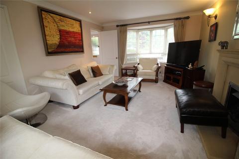 4 bedroom detached house to rent, Chelveston Crescent, Solihull, B91
