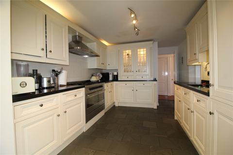 4 bedroom detached house to rent, Chelveston Crescent, Solihull, B91