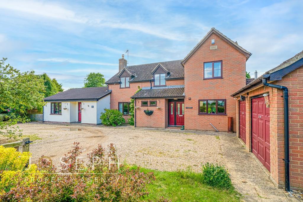 The Green, Ashbocking, Ipswich, IP6 4 bed detached house for sale £