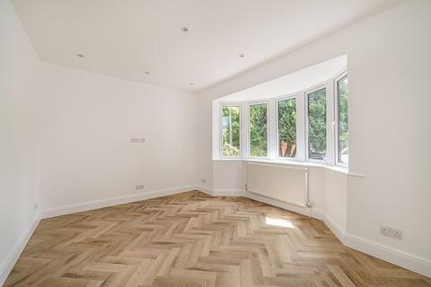 4 Lime Tree Walk, West Wickham, BR4 9ED