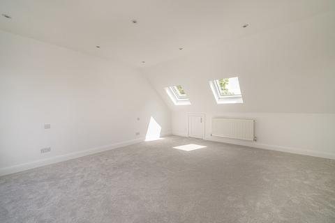 4 Lime Tree Walk, West Wickham, BR4 9ED