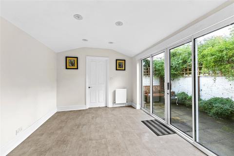 23 Gloucester Road, Richmond, TW9 3BS