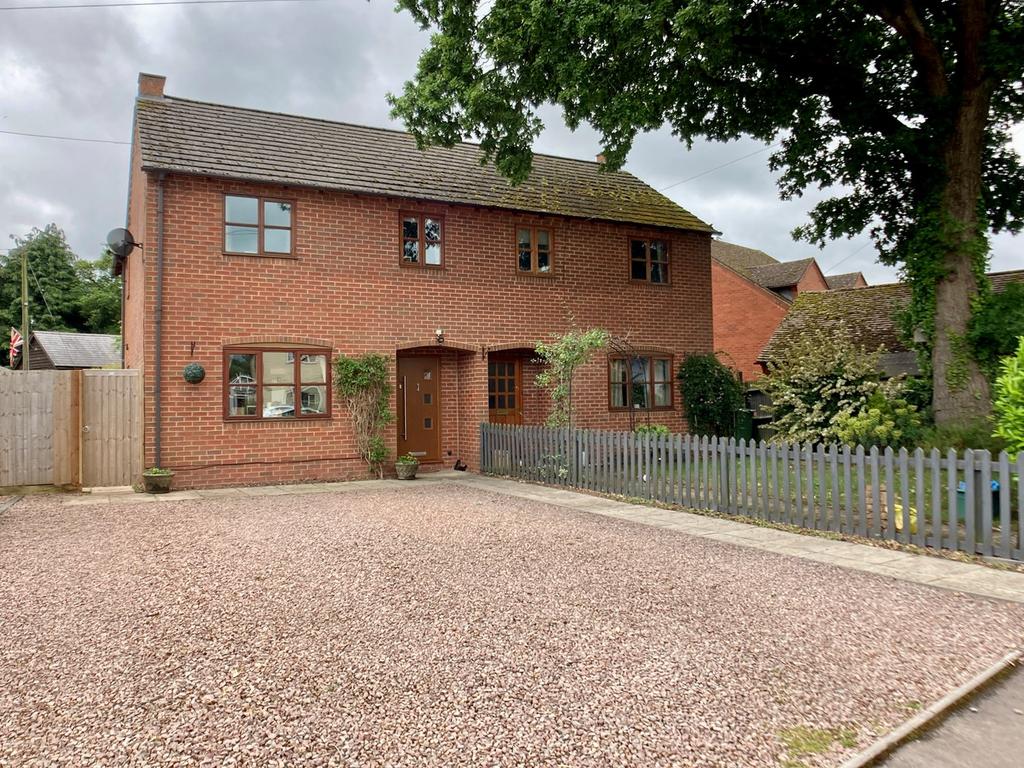Bromsberrow Heath, Ledbury, HR8 3 bed semidetached house £325,000