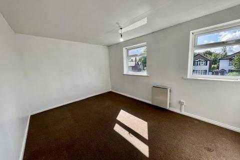 2 bedroom apartment to rent, Marlborough Road, Atherton, Greater Manchester.  *AVAILABLE MID JANUARY*