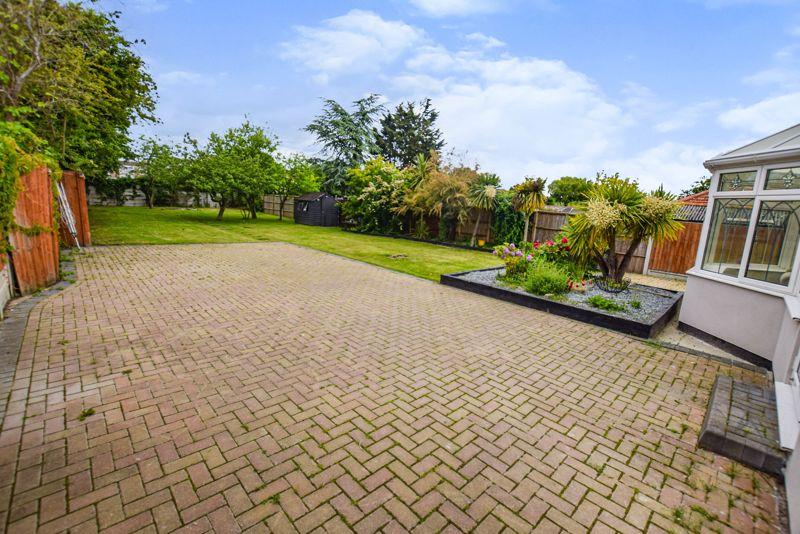 Central Avenue, Corringham 4 bed detached house £625,000