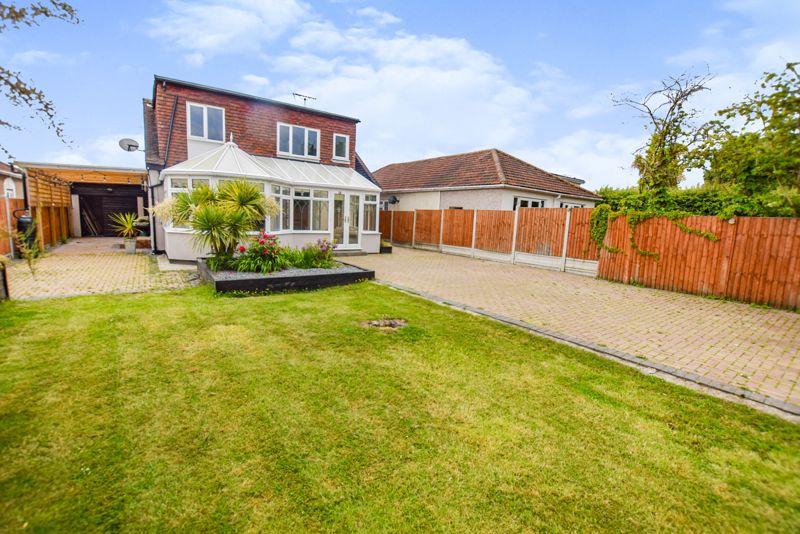 Central Avenue, Corringham 4 bed detached house £625,000