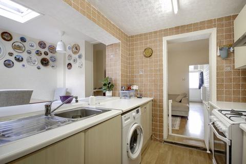 2 bedroom terraced house for sale, Tramway Avenue, London