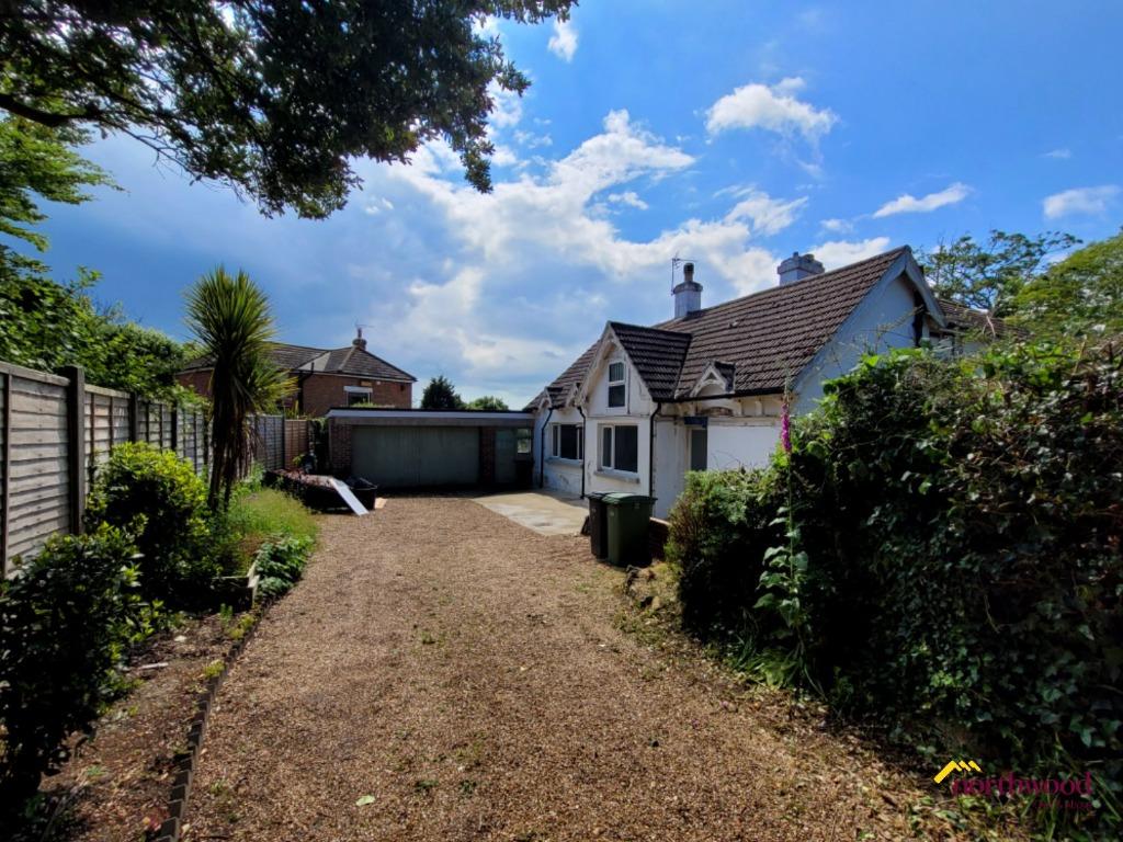 Hollington Park Road, St. LeonardsOnSea, TN38 4 bed detached house