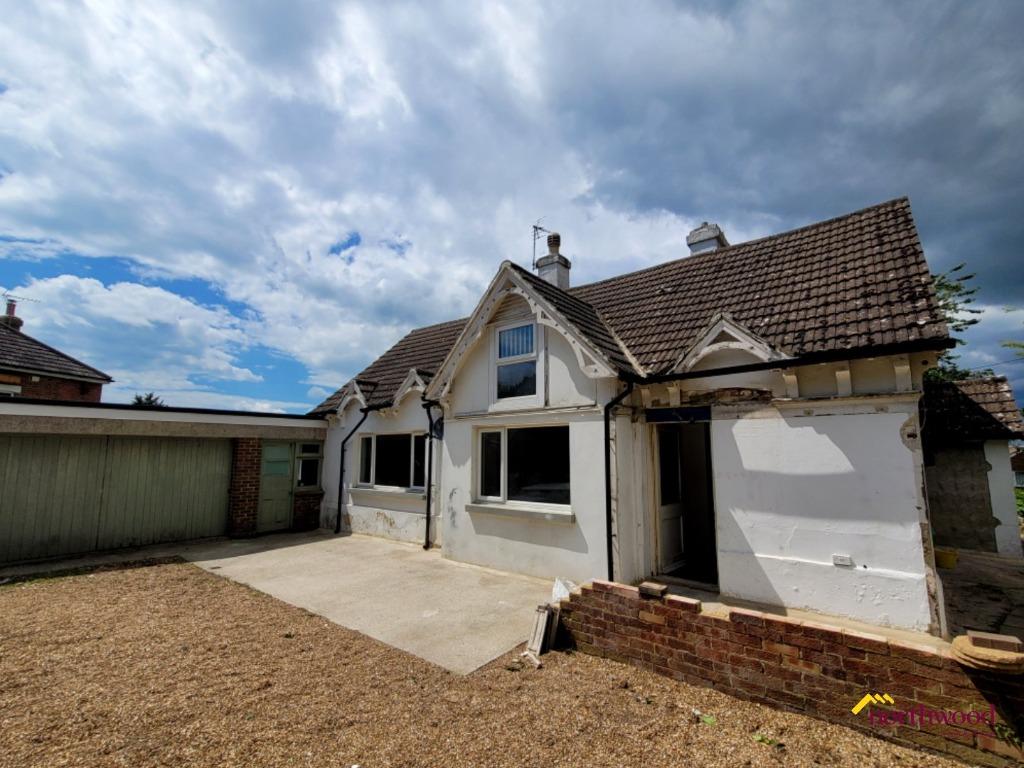 Hollington Park Road, St. LeonardsOnSea, TN38 4 bed detached house