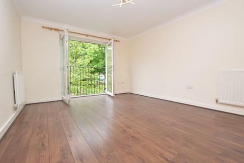 2 bedroom flat to rent, 2 Bedroom Apartment with Parking, Underwood Rise, Tunbridge Wells