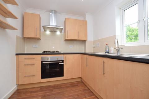 2 bedroom flat to rent, 2 Bedroom Apartment with Parking, Underwood Rise, Tunbridge Wells