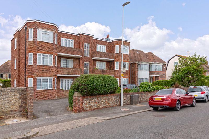Wallace Avenue, Worthing 3 bed apartment for sale £287,000