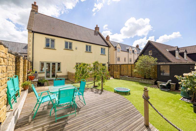 Shepton Mallet 5 bed detached house £525,000
