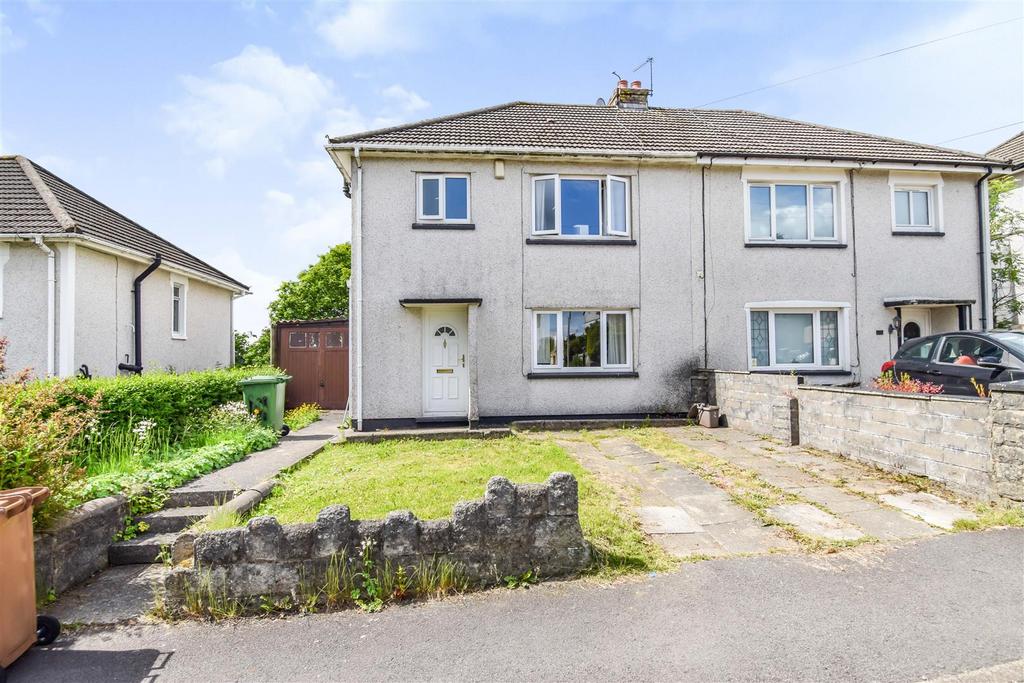 Fleur De Lys Avenue, Pontllanfraith, 3 bed semi-detached house - £130,000