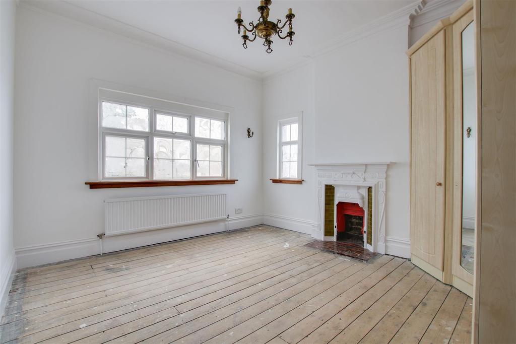 Carterhatch Lane, Enfield 5 bed detached house for sale £935,000