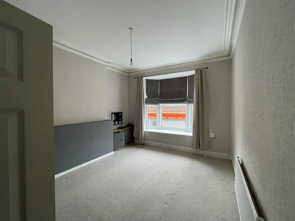 Harrison Street, Bloxwich 2 bed £625 pcm (£144 pw)