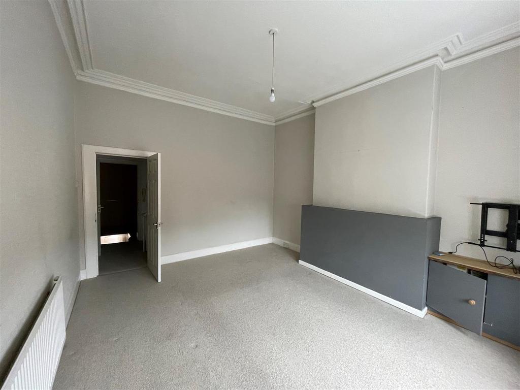 Harrison Street, Bloxwich 2 bed £625 pcm (£144 pw)