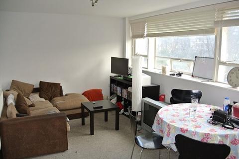 3 bedroom flat to rent - Gloucester Place, Brighton, BN1 4AA