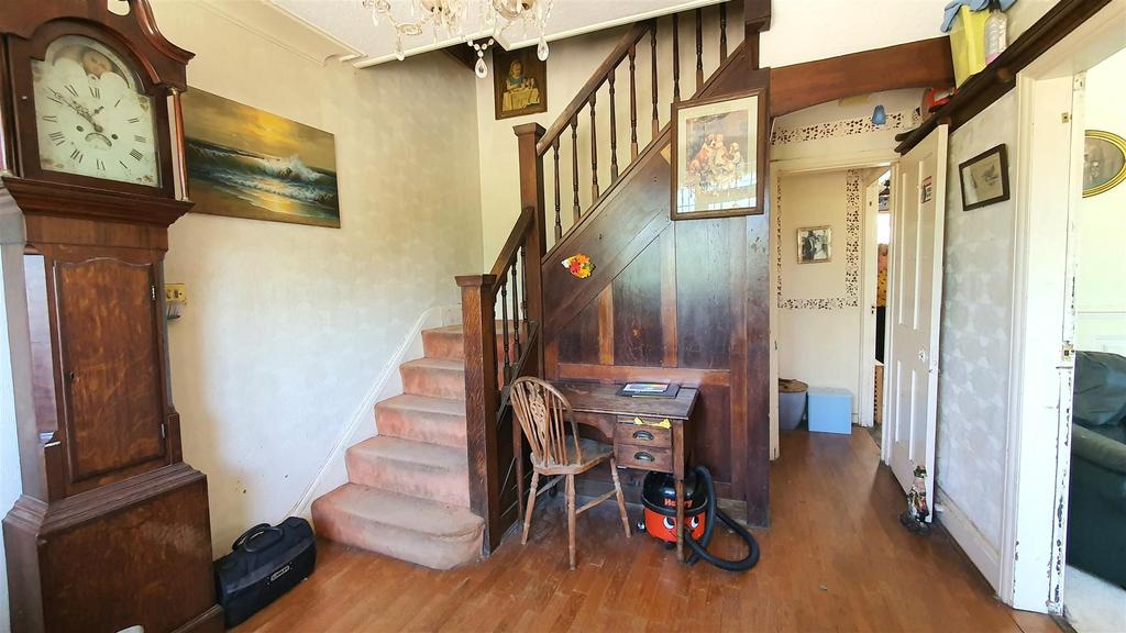 Chestnut Avenue, Mickleover, Derby 5 bed detached house £600,000