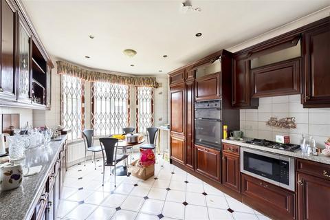 4 bedroom semi-detached house to rent, The Avenue, London, NW6