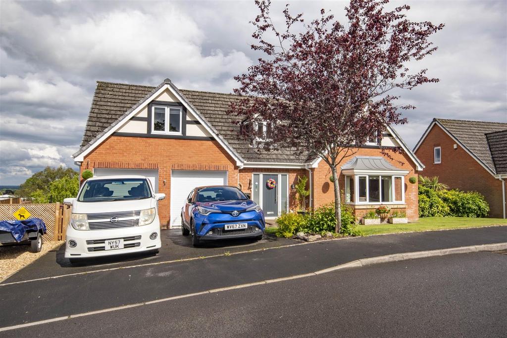 Bentley Drive, Oswestry 6 bed detached house £495,000
