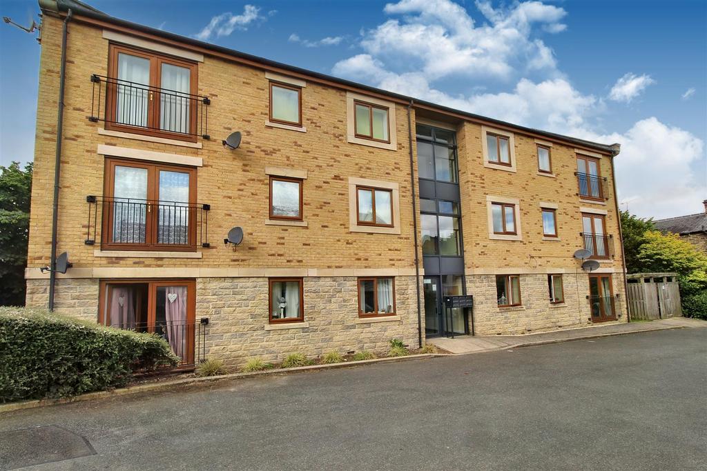 Greenlea Court, Dalton, Huddersfield... 2 bed apartment £95,000