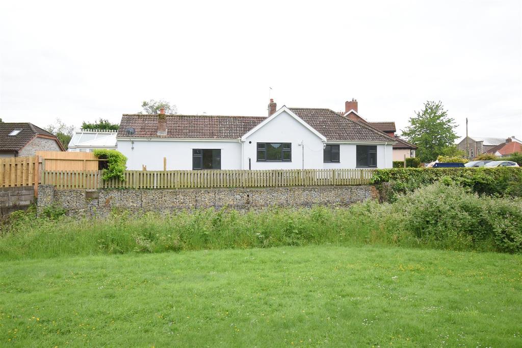 Tower Road South, Bristol 3 bed detached bungalow £1,600 pcm (£369 pw)