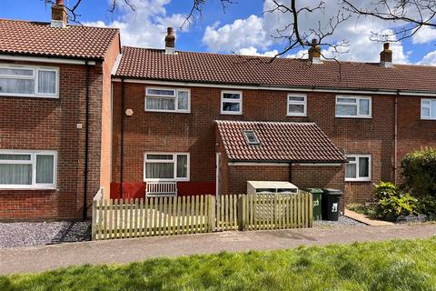 25 Ash Close, Eastbourne, BN22 0UR