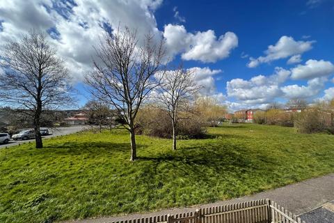 25 Ash Close, Eastbourne, BN22 0UR