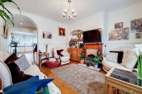 25 Pontefract Road, Bromley, BR1 4RA