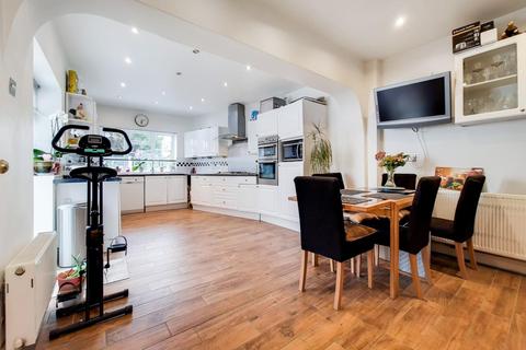 25 Pontefract Road, Bromley, BR1 4RA