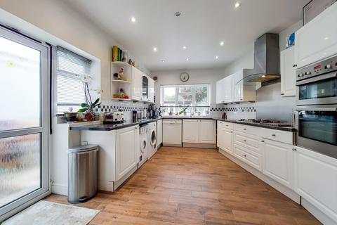 25 Pontefract Road, Bromley, BR1 4RA