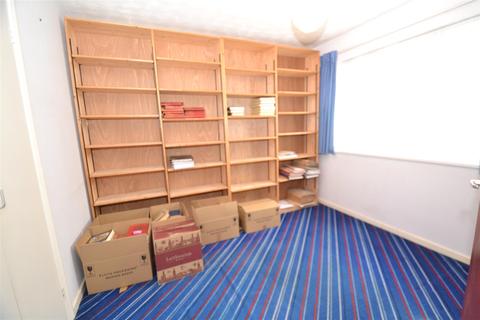 14 Ascot Parade, Bradford, BD7 4NJ