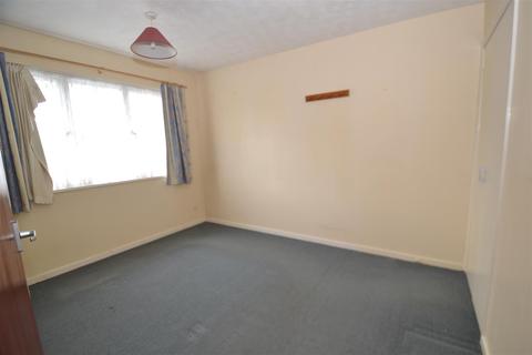 14 Ascot Parade, Bradford, BD7 4NJ