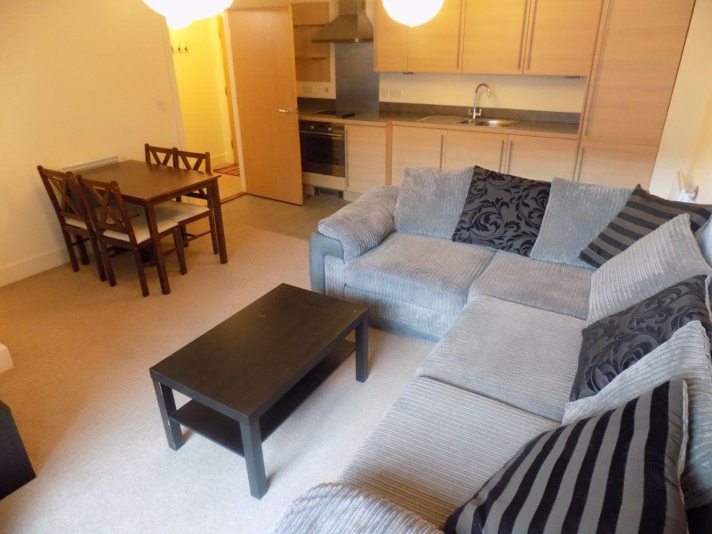 Ferry Court, Cardiff Bay 2 bed flat £950 pcm (£219 pw)