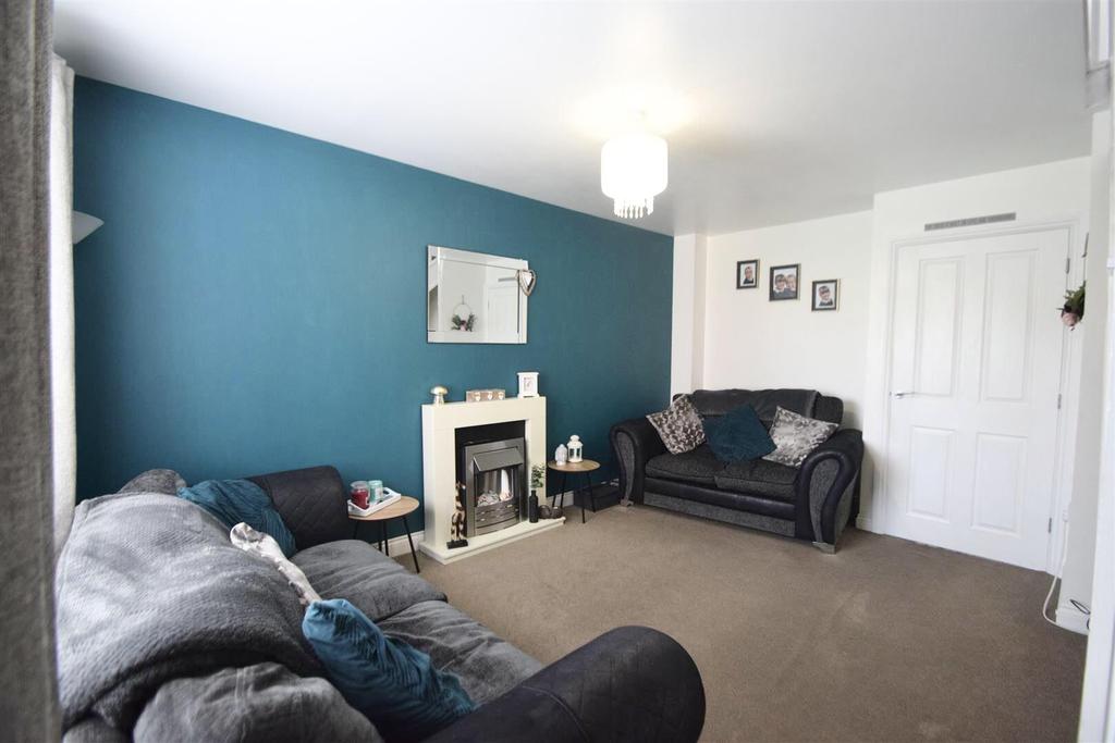 Dukesfield, Shiremoor, Newcastle Upon... 2 bed end of terrace house £