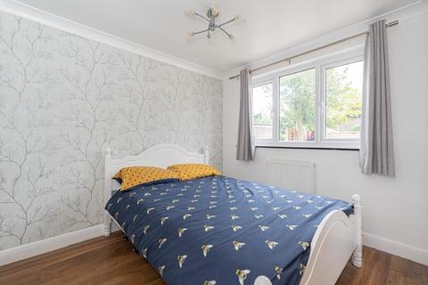 Ground Floor Flat, Dial Cottage Epsom Road, Epsom, KT17 1JL