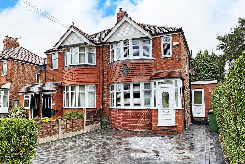 Woodhouse Lane East, Timperley 2 bed semidetached house £375,000