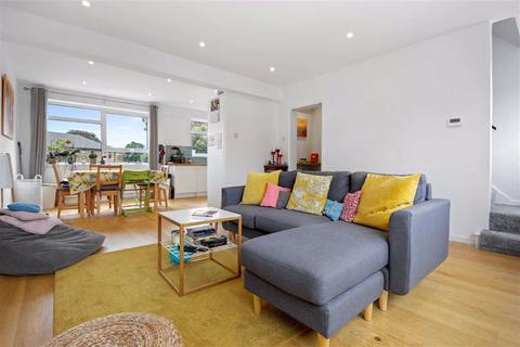 28 Thakeham Close, London, SE26 6HN