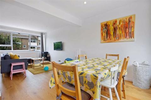 28 Thakeham Close, London, SE26 6HN