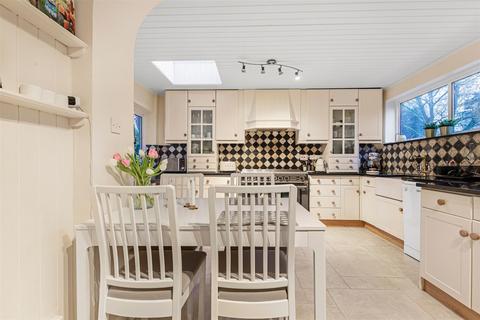 4 bedroom end of terrace house to rent, Clavering Avenue, Barnes, SW13