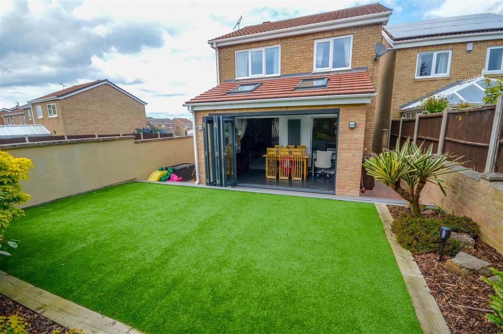 Ulley View, Aughton, Sheffield, S26 3 bed detached house £250,000