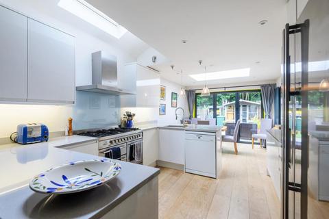 8 Gardner Road, Guildford, GU1 4PG