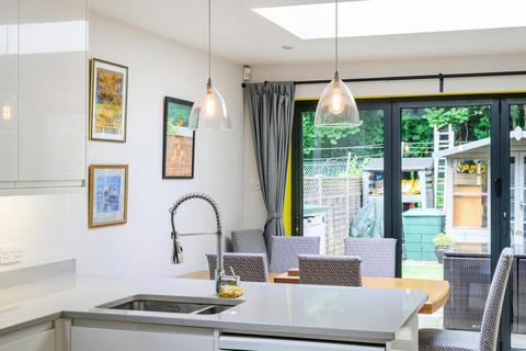 8 Gardner Road, Guildford, GU1 4PG