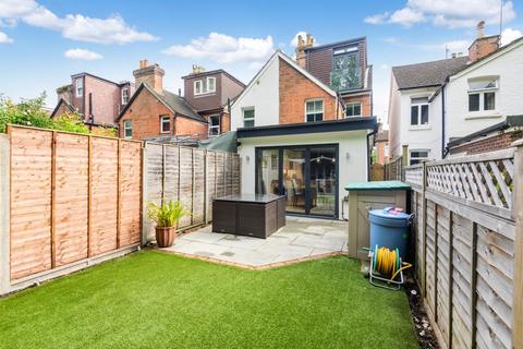 8 Gardner Road, Guildford, GU1 4PG