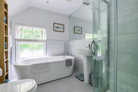 8 Gardner Road, Guildford, GU1 4PG