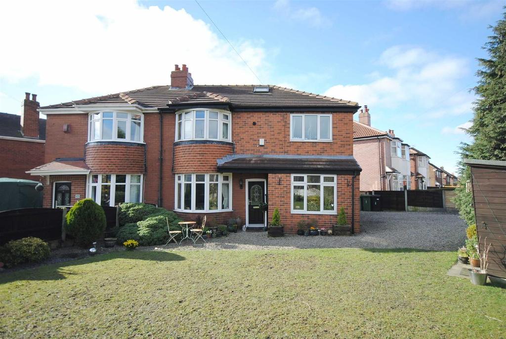Birch Road, Kippax, Leeds, LS25 4 bed semidetached house £280,000