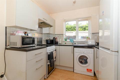 21 Brougham Walk, Worthing, BN11 2PY