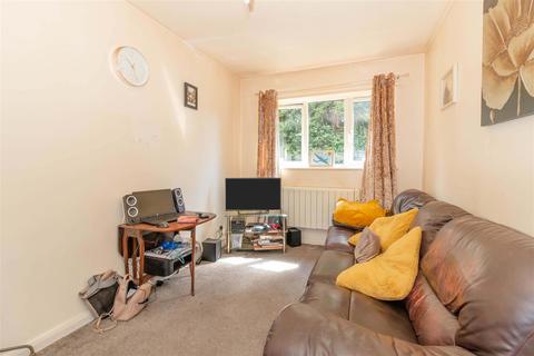 21 Brougham Walk, Worthing, BN11 2PY